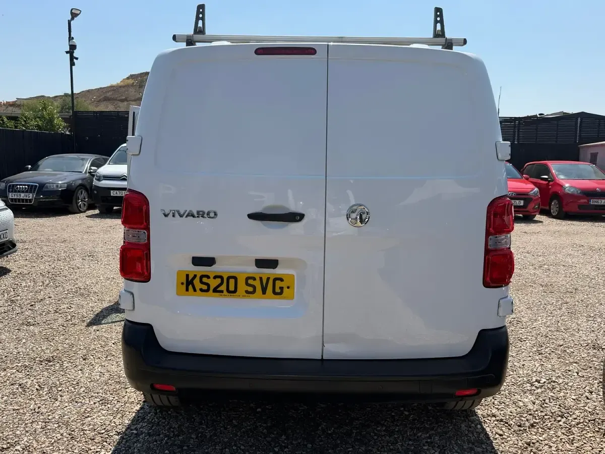 Used Vauxhall Vivaro 120 HP (88 kW) 2020 White MPV