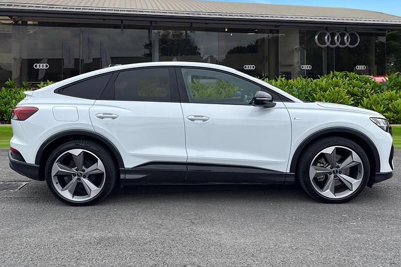 Used Audi Q4 Sportback e-tron Black Edition 210 kW (286 HP) 2025 White SUV