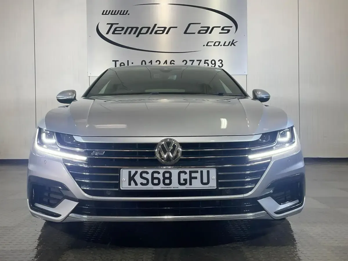 Begagnad VW Arteon R-line 190 HK (139 kW) 2018 Silver Halvkombi