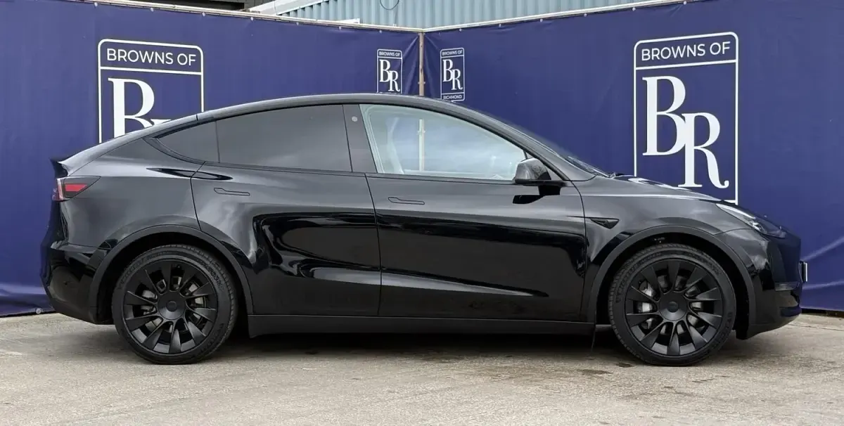Used Tesla Model Y Long Range AWD 75 kW (102 HP) 2023 Black SUV