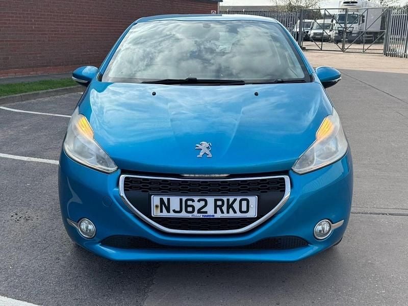 Usado Peugeot 208 Active 82 HP (60 kW) 2012 Azul Citadino