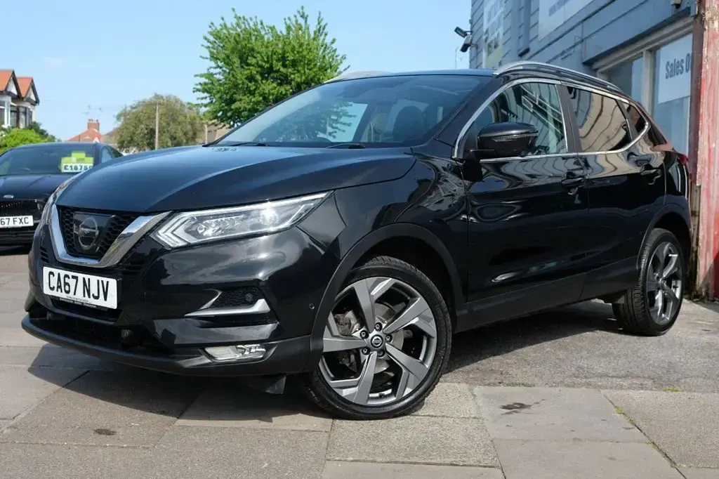 Used Nissan Qashqai Tekna 128 HP (94 kW) 2017 Black SUV