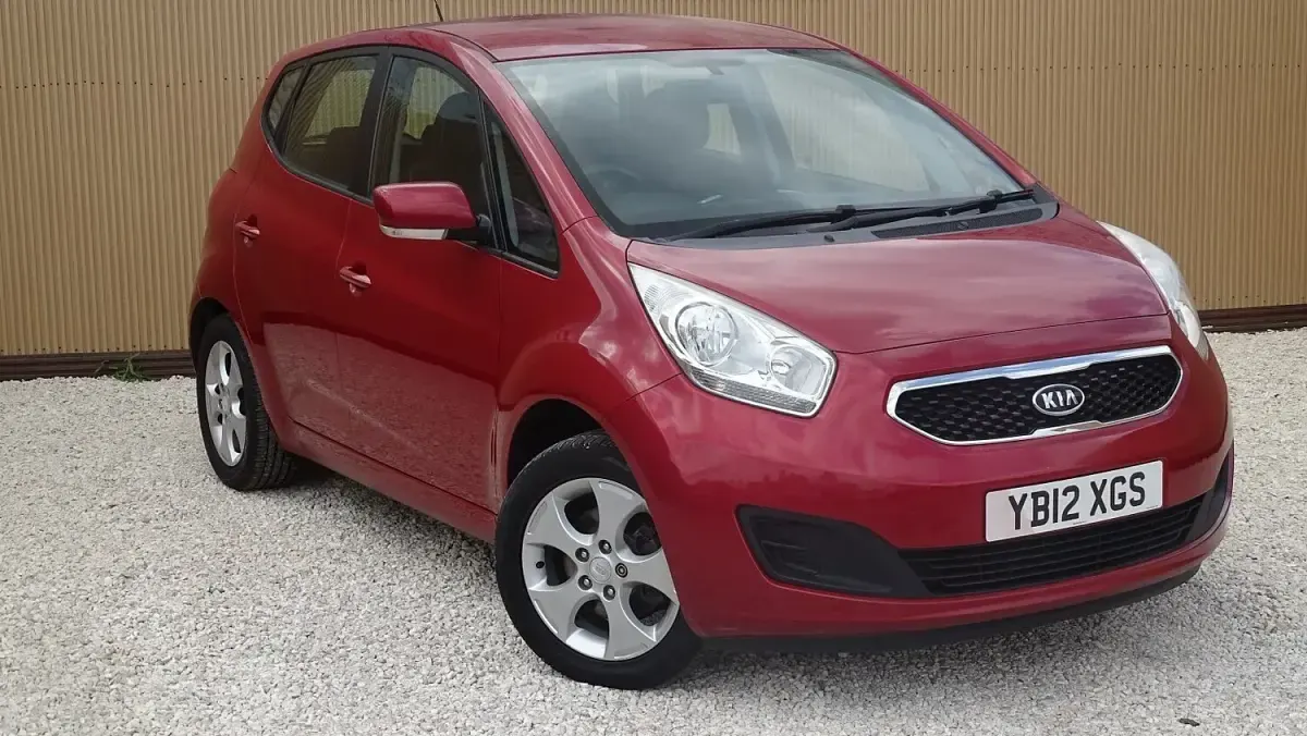 Used Kia Venga 125 HP (91 kW) 2012 Red Hatchback