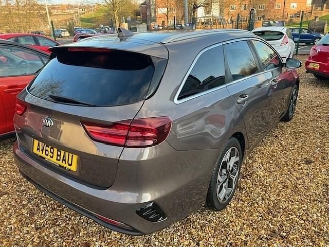 Used Kia Ceed 2019 Brown Hatchback