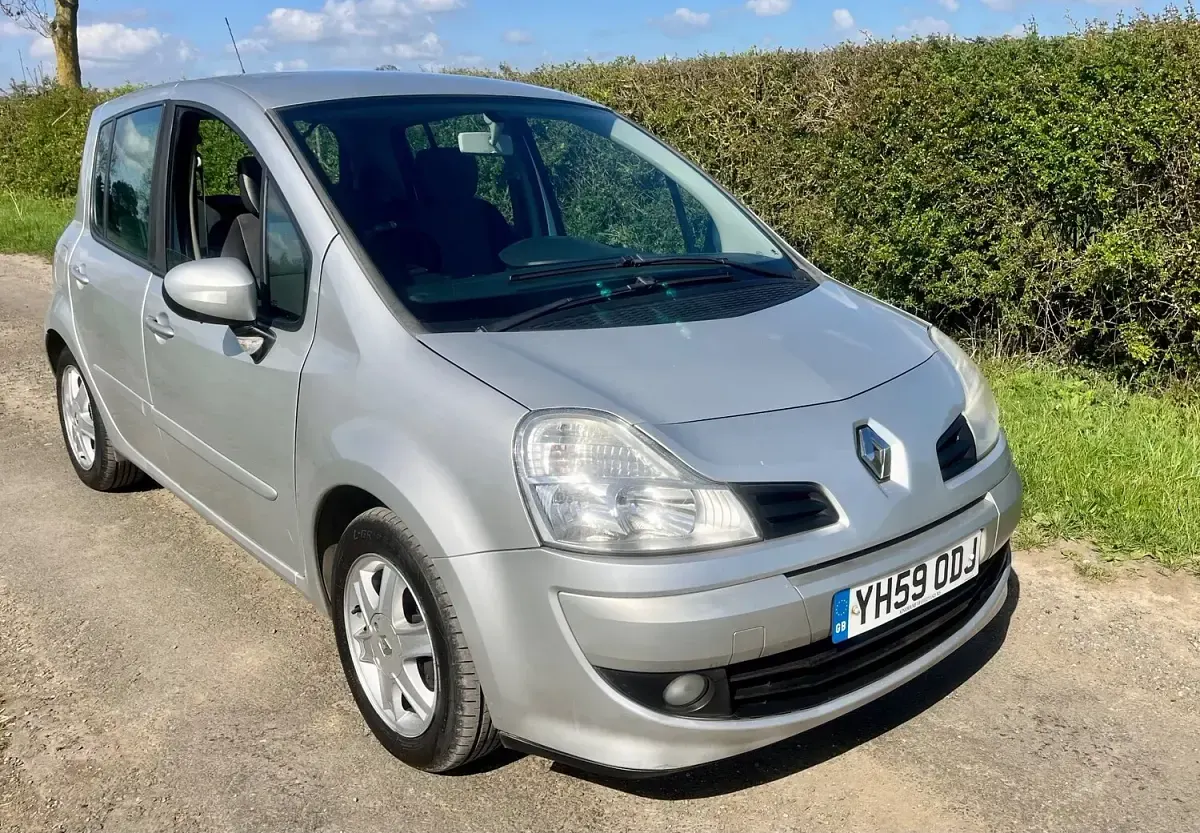 Used Renault Grand Modus Dynamique 86 HP (63 kW) 2009 Silver MPV