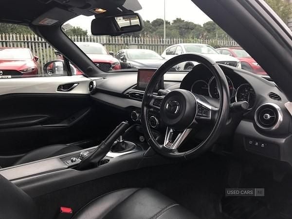 Used Mazda MX5 Inclusive 132 HP (97 kW) 2021 White Cabriolet