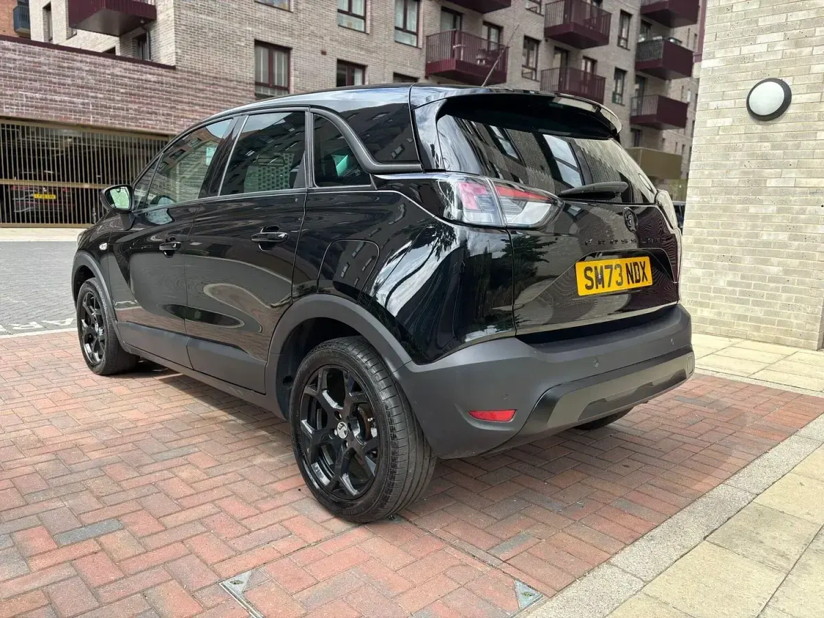 Używany Vauxhall Crossland 130 KM (95 kW) 2023 Czarny SUV