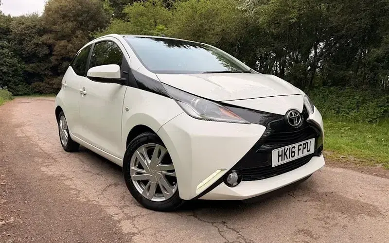 Usado Toyota Aygo x-press 69 HP (50 kW) 2016 Citadino