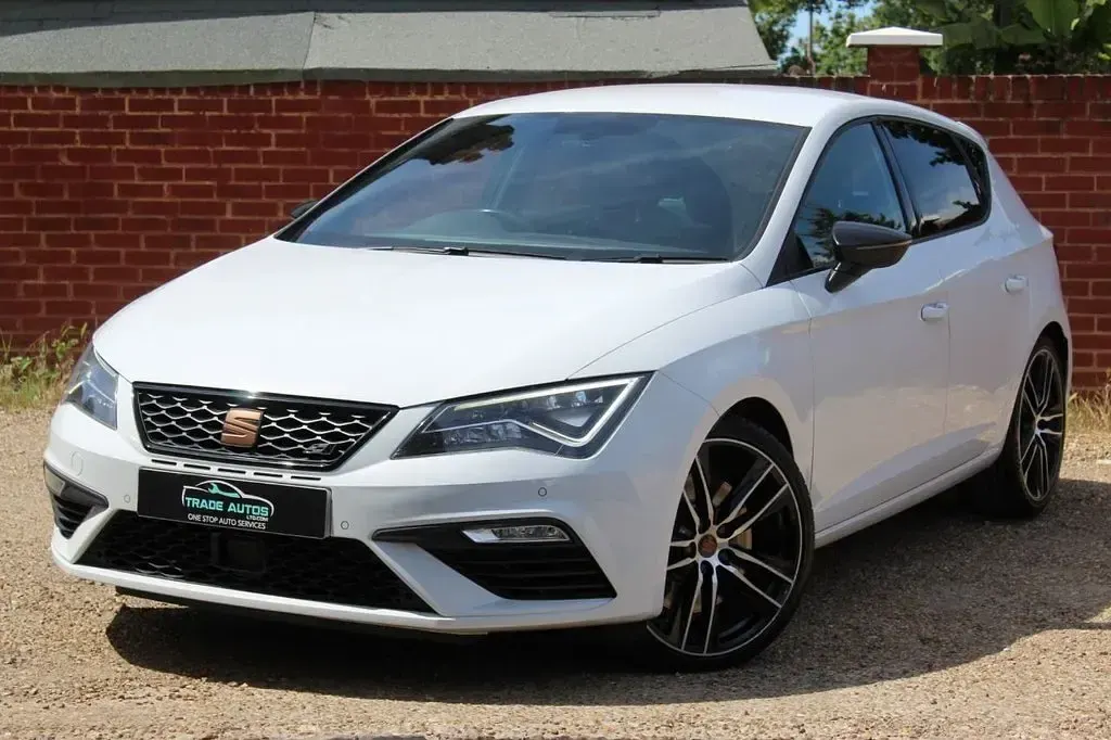 Used Seat Leon Cupra 290 290 HP (213 kW) 2019 White Hatchback