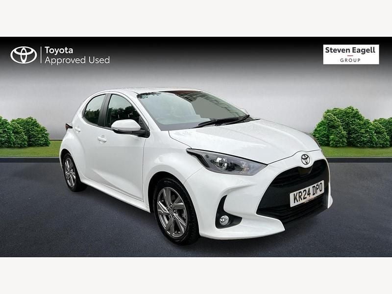 White Used 2024 Toyota Yaris Hybrid Hatchback | £17,618 (Good price) - Image 1/3