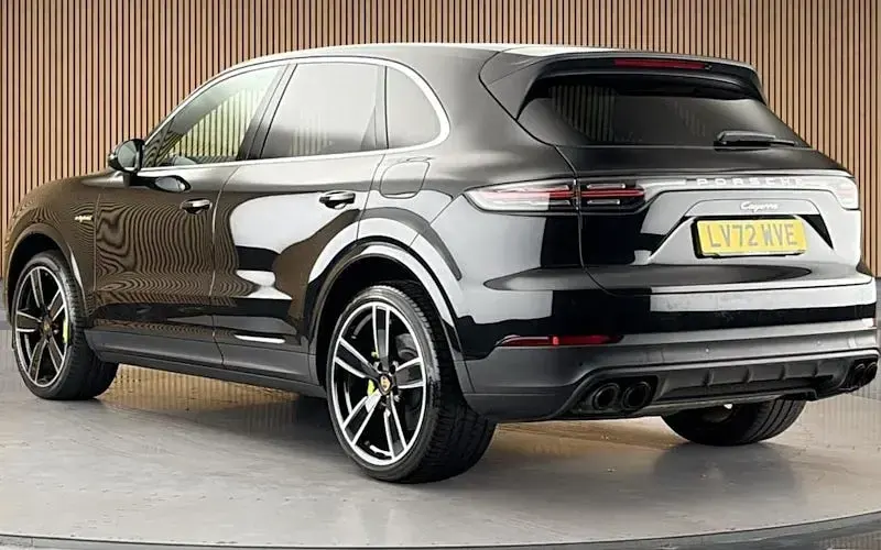 Used Porsche Cayenne 462 HP (339 kW) 2022 Black SUV