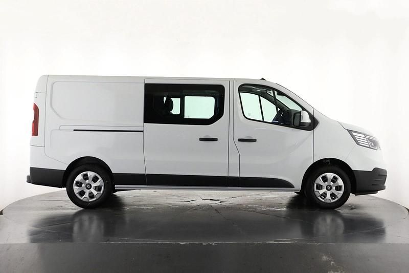 New Renault Trafic 170 HP (125 kW) 2025 Solid  glacier white  MPV