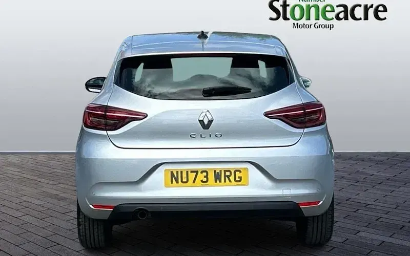 Used Renault Clio Evolution 90 HP (66 kW) 2023 Silver Hatchback