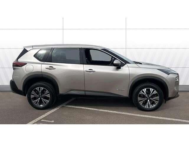 Usado Nissan X-Trail Acenta Premium 213 CV (156 kW) 2024 Plateado SUV