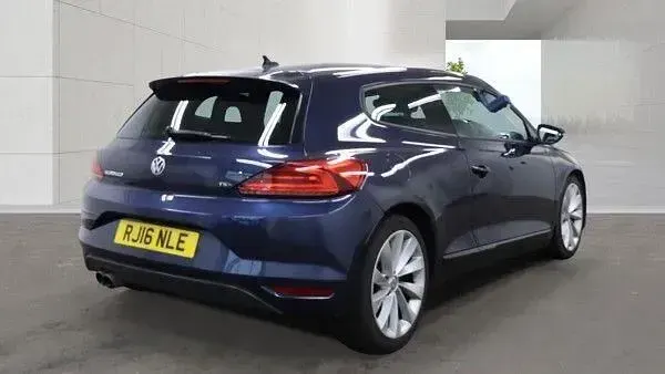 Usado VW Scirocco GT 125 CV (91 kW) 2016 Azul Coupe
