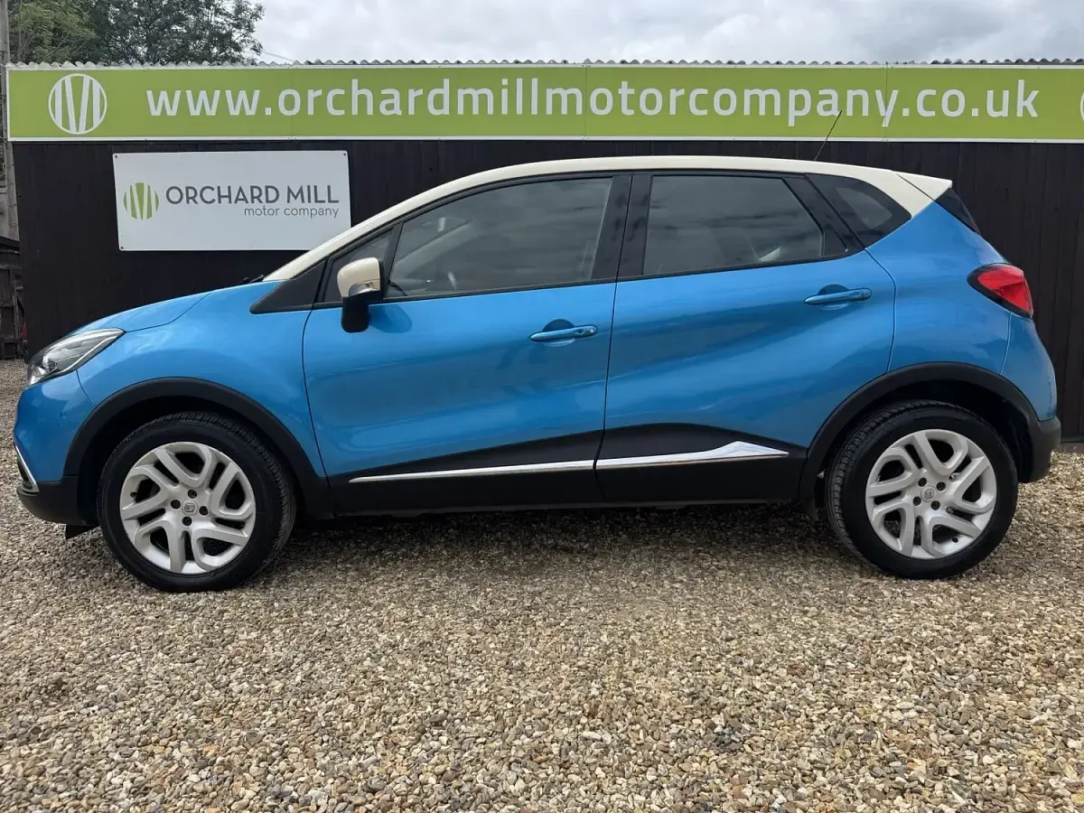 Used Renault Captur Dynamique 90 HP (66 kW) 2016 Blue SUV