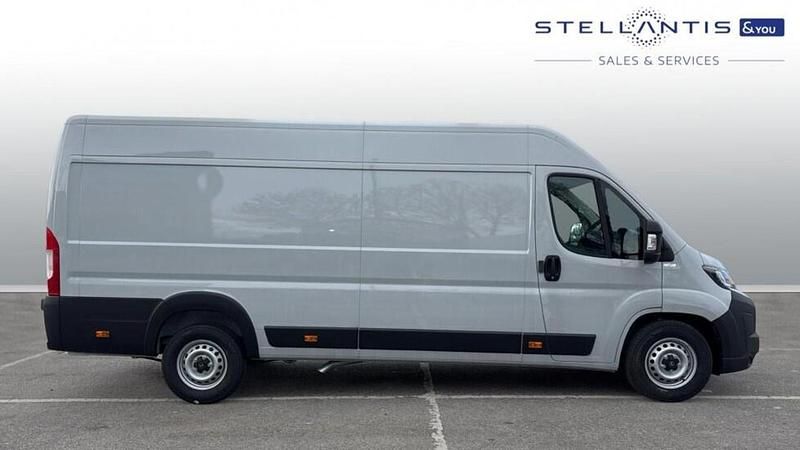 New Citroën Relay 138 HP (101 kW) 2026 Grey Van