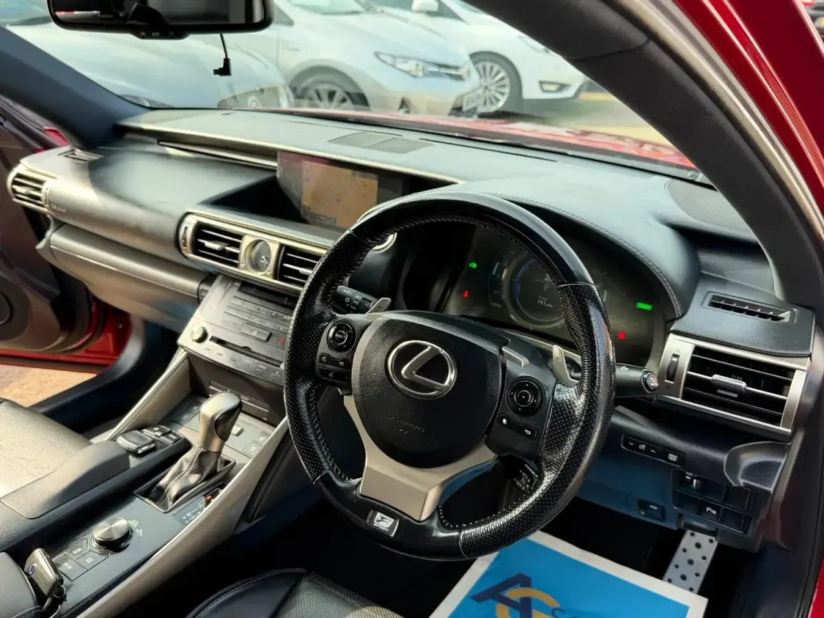 Used Lexus IS300h Sport Line 223 HP (164 kW) 2016 Red Sedan