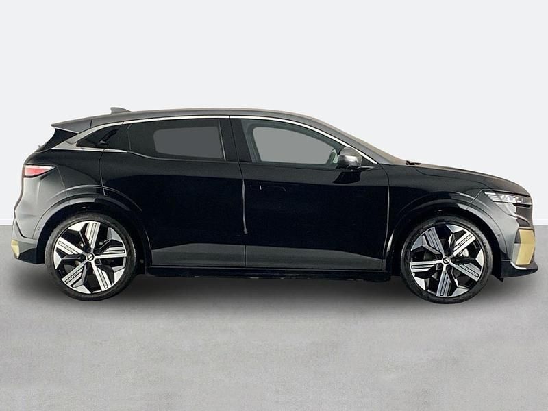 Used Renault Megane E-Tech 160 kW (218 HP) 2023 Black/grey Hatchback