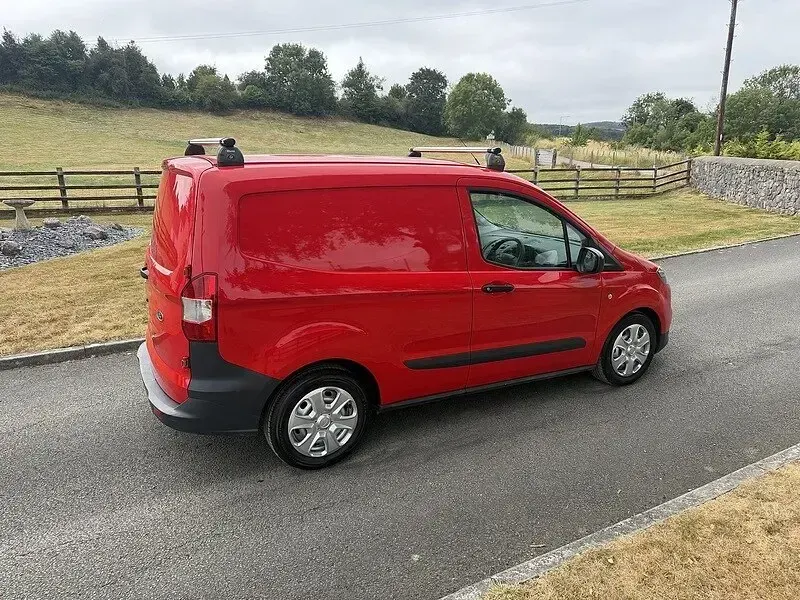 Used Ford Transit Courier 75 HP (55 kW) 2021 Race red (solid paint) Van