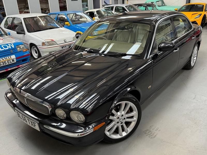 Black Used 2007 Jaguar XJ8 Sovereign Sedan | £7,911 - Image 1/4