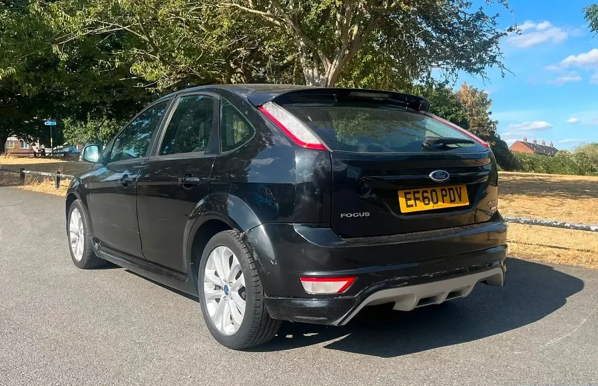 Used Ford Focus Zetec 110 HP (80 kW) 2011 Black Hatchback