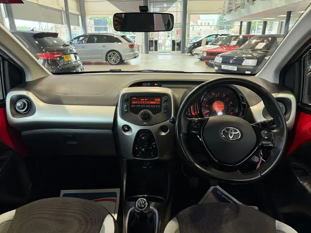 Used Toyota Aygo X-play 68 HP (50 kW) 2016 Red Hatchback