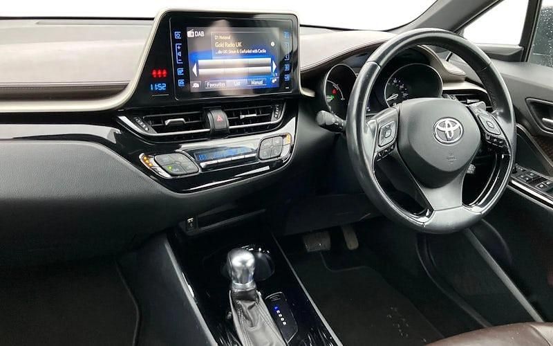 Used Toyota C-HR 122 HP (89 kW) 2018 Grey SUV