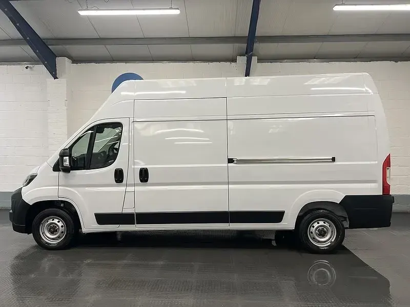 Used Citroën Relay 140 HP (102 kW) 2025 White Van