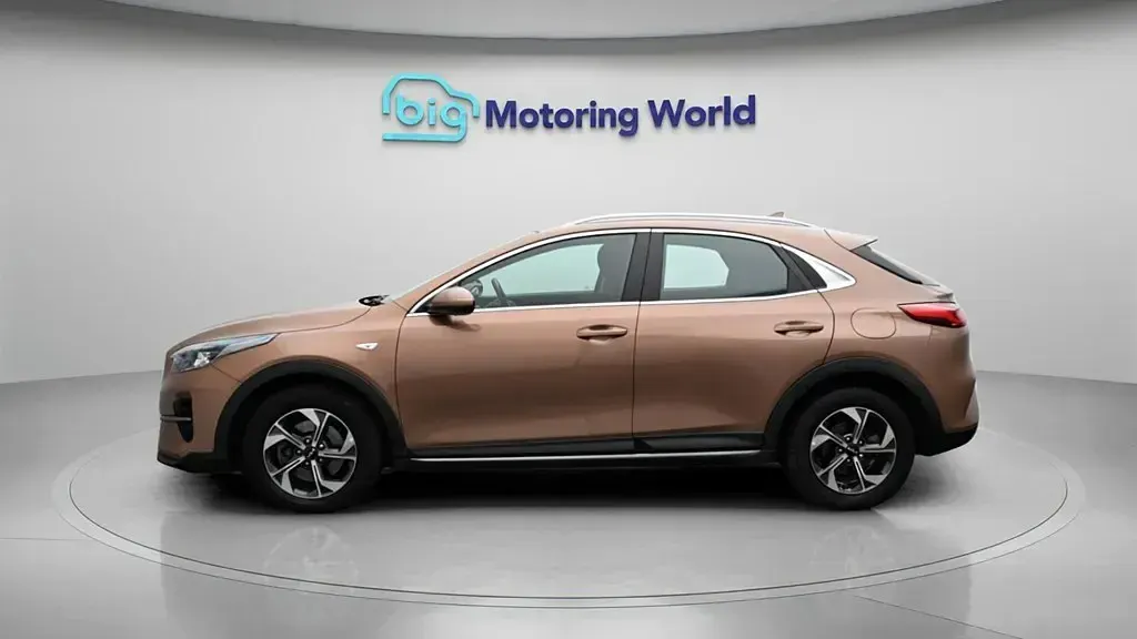 Usado Kia XCeed 118 HP (86 kW) 2022 Castanho SUV