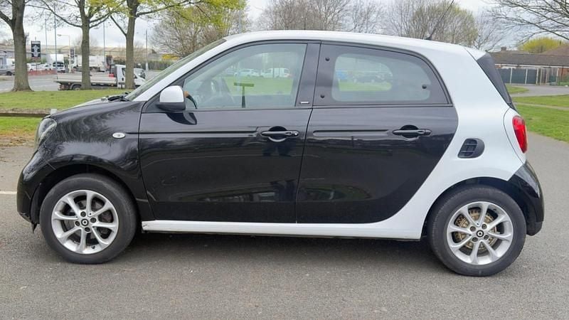 Used Smart ForFour Passion 2015 Black Hatchback