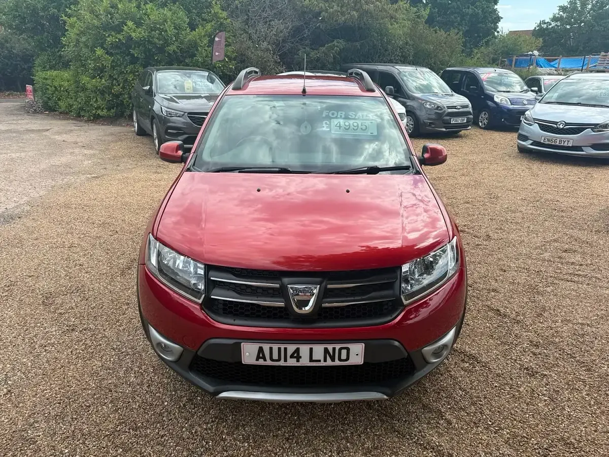 Used Dacia Sandero Lauréate 2014 Red Hatchback