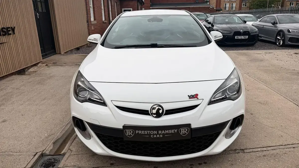 Used Vauxhall Astra GTC S 2016 White Hatchback