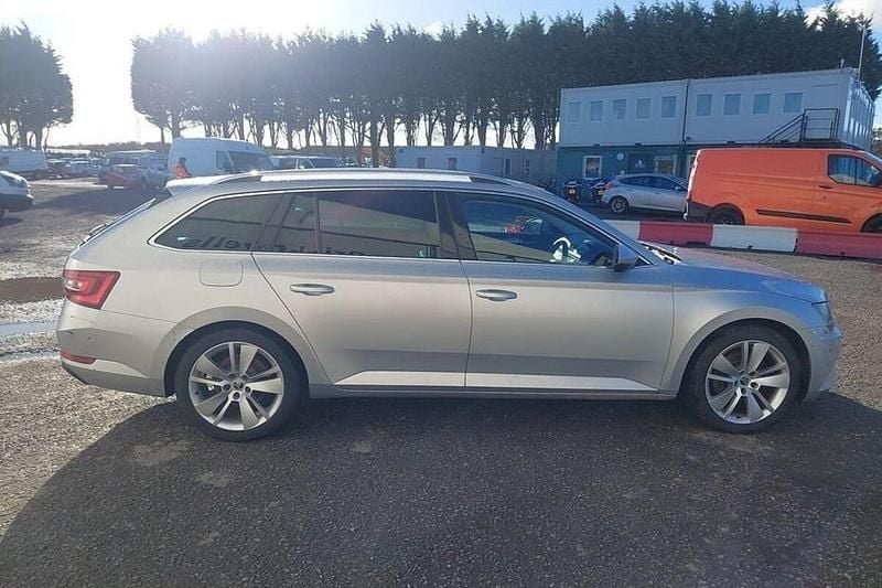 Silver Used 2016 Skoda Superb SE L Executive Estate | £9,495 (Good price) - Image 1/1