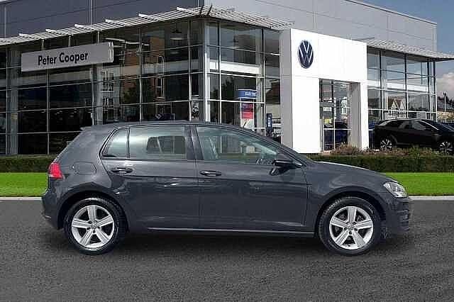 Used VW Golf VII Edition 125 HP (91 kW) 2016 Urano grey Hatchback