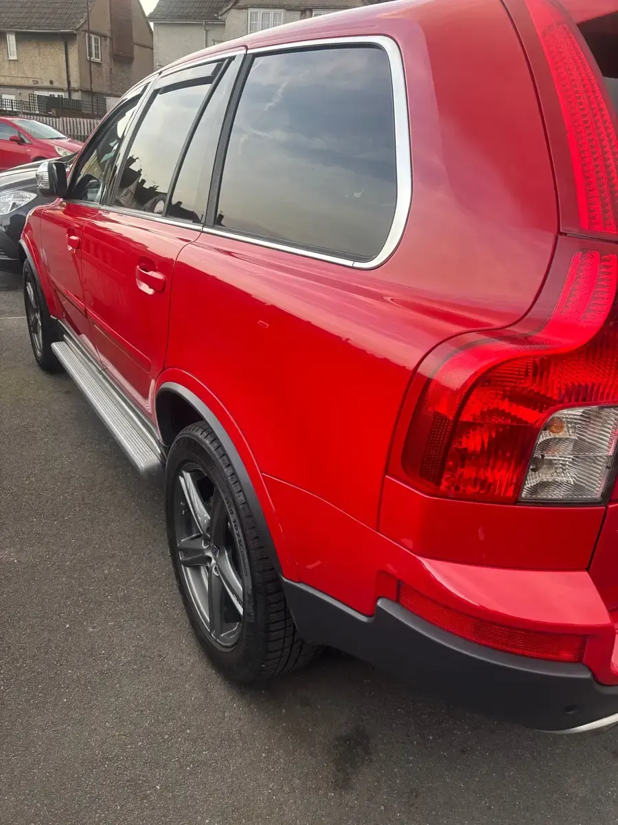 Usado Volvo XC90 R-Design 163 HP (119 kW) 2010 Vermelho SUV