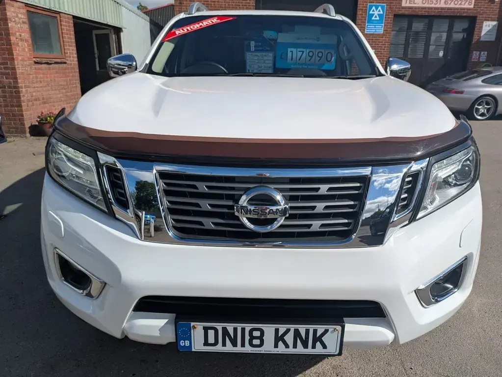Used Nissan Navara Tekna 2018 White Pickup