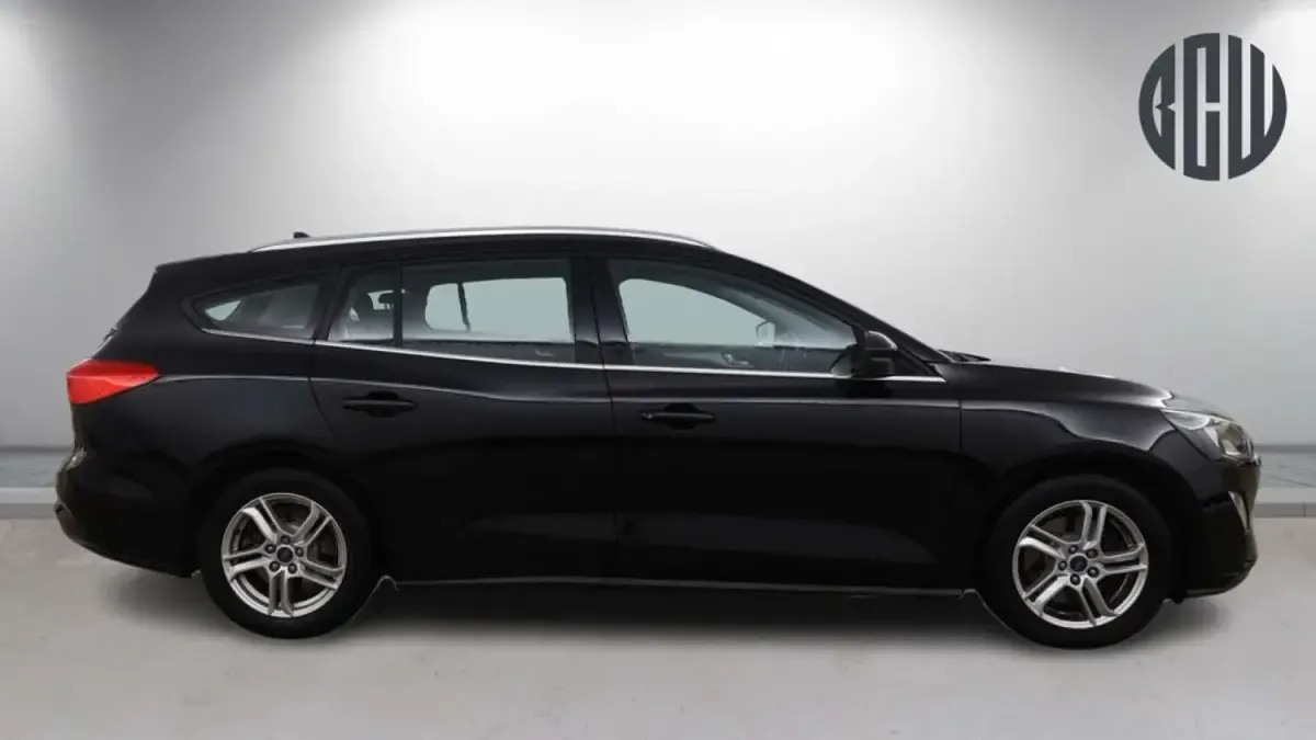 Używany Ford Focus Zetec 125 KM (91 kW) 2021 Czarny Kombi