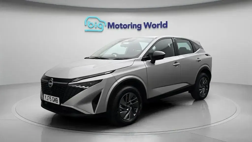 New Nissan Qashqai Acenta Premium 158 HP (116 kW) 2025 Silver SUV