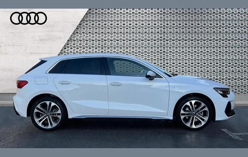 Used Audi A3 e-tron S-Line 200 HP (147 kW) 2025 White Hatchback