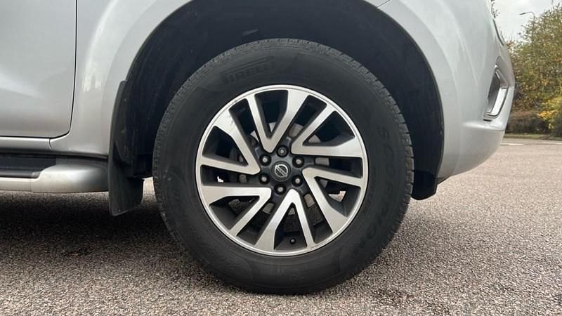 Used Nissan Navara Tekna 188 HP (138 kW) 2018 Silver Pickup