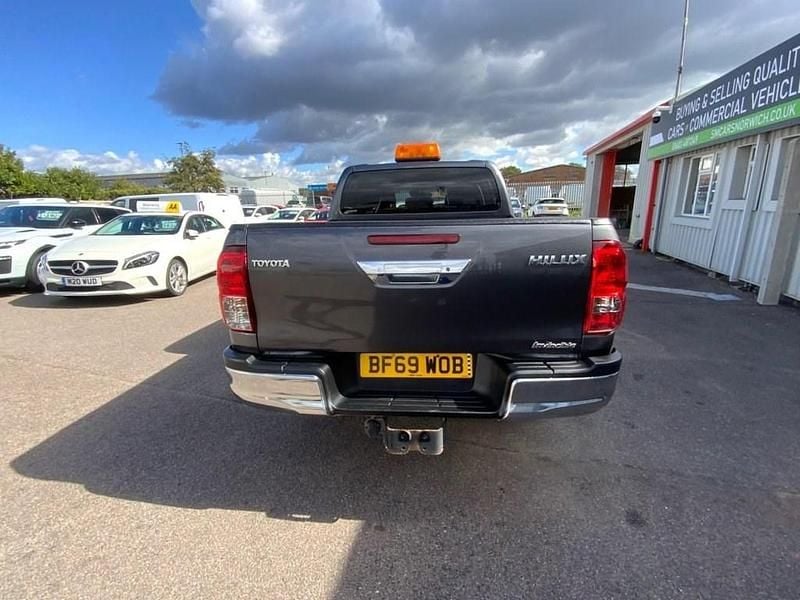 Used Toyota HiLux 150 HP (110 kW) 2019 Grey Pickup