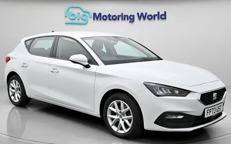 Used Seat Leon SE 110 HP (80 kW) 2023 Hatchback
