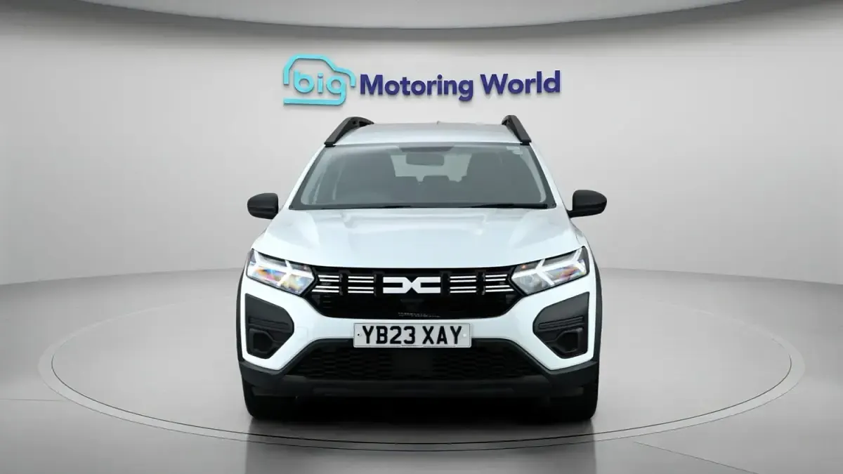 Used Dacia Jogger Essentiel 110 HP (80 kW) 2023 White MPV