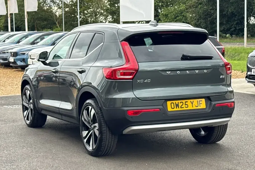 Used Volvo XC40 Ultra 161 HP (118 kW) 2025 Green SUV