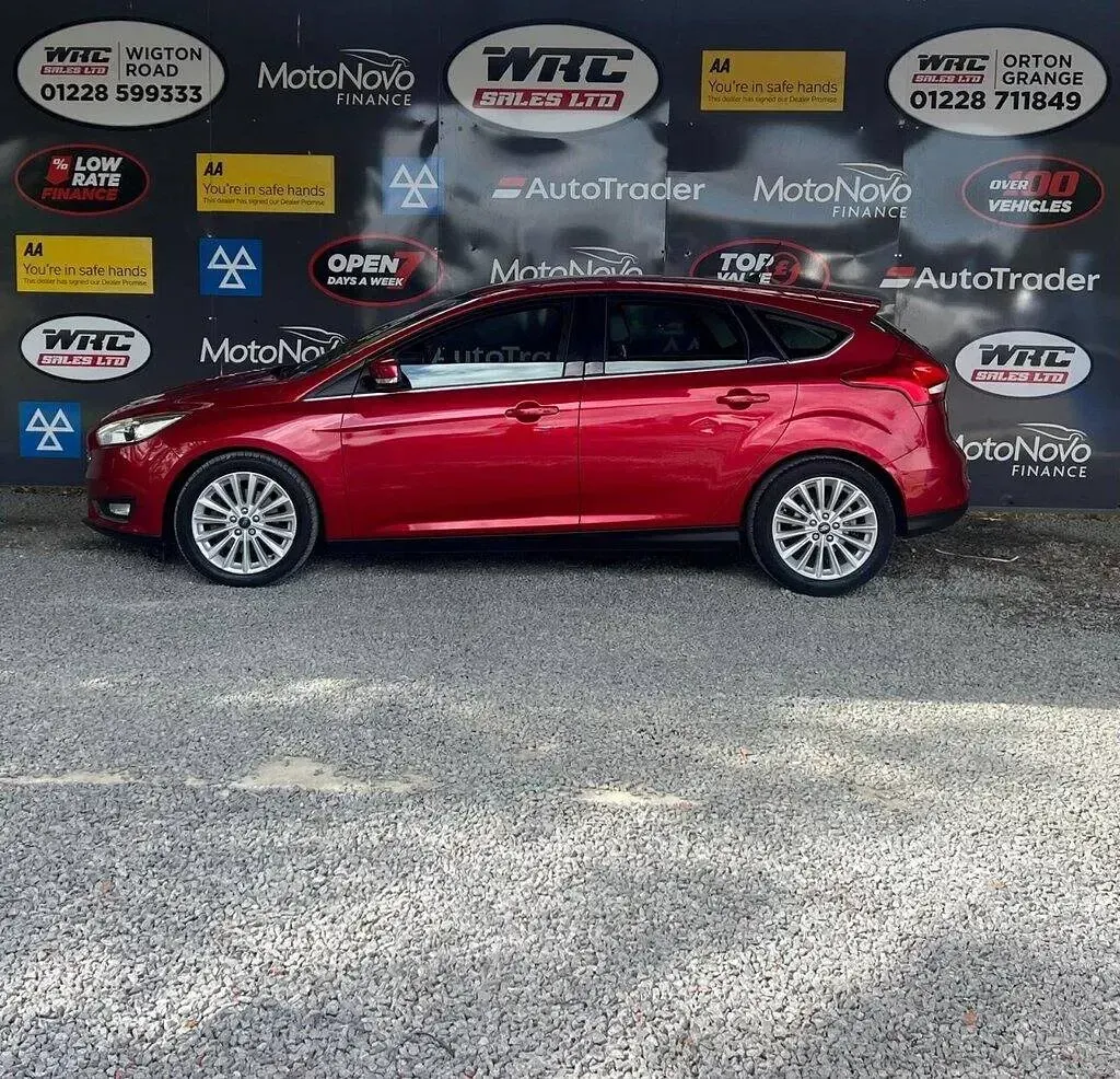 Used Ford Focus Titanium X 182 HP (133 kW) 2017 Red Hatchback