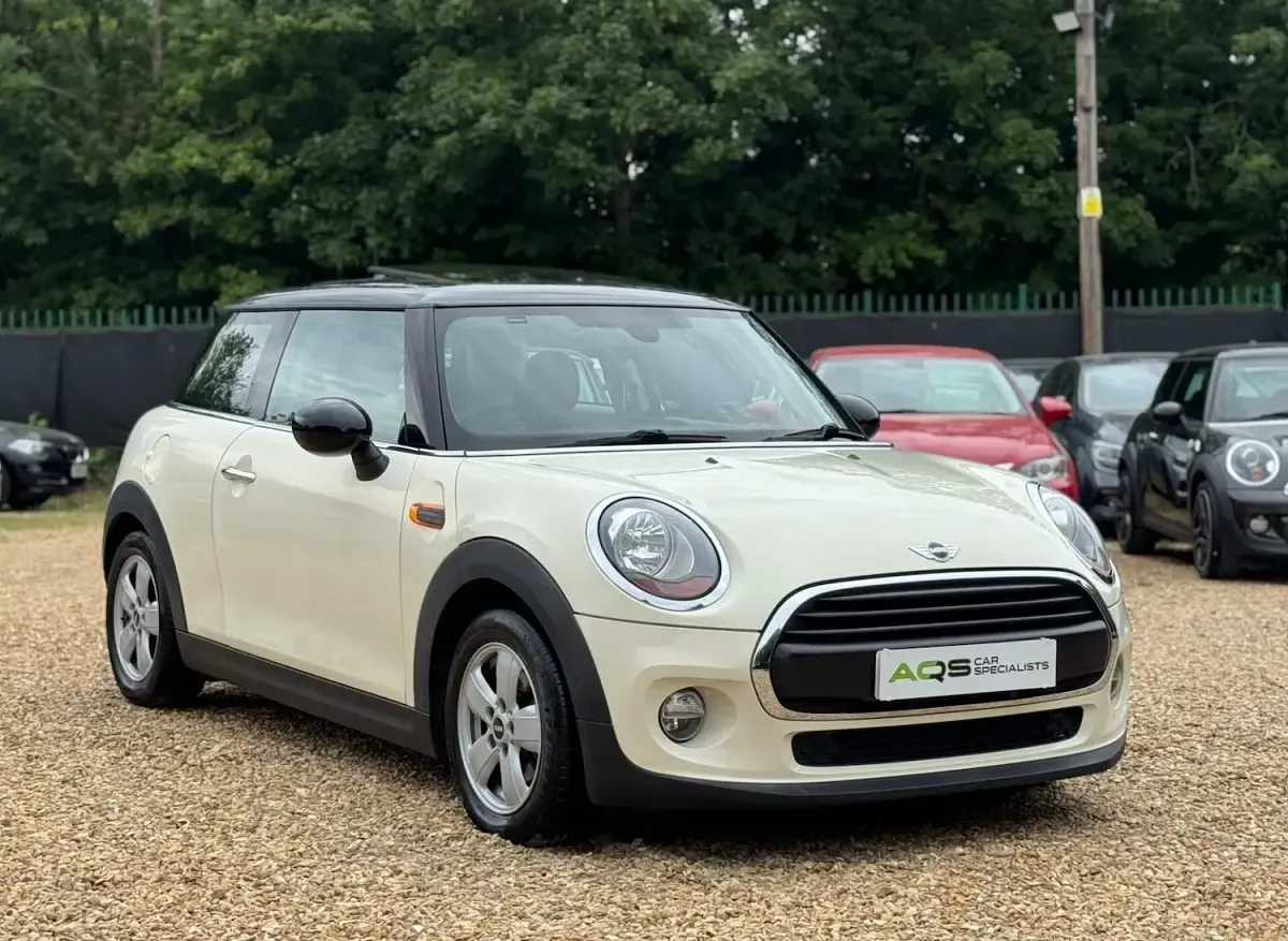 Used Mini Cooper Hatch 136 HP (100 kW) 2015 White Hatchback
