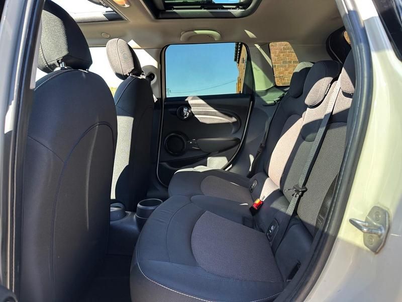 Usado Mini Cooper D Hatch 2015 Branco Citadino
