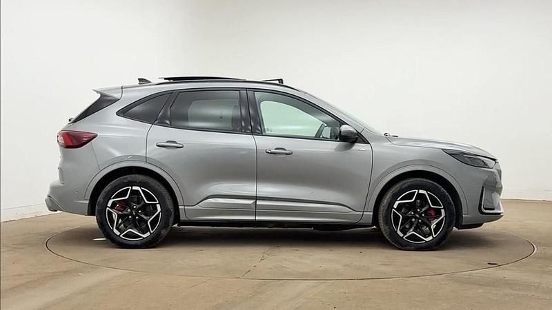 Second-hand Ford Kuga ST-Line X 183 CP (134 kW) 2025 Argintiu SUV
