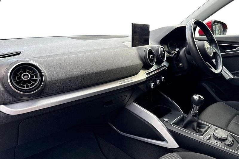 Used Audi Q2 Sport 116 HP (85 kW) 2019 Red SUV